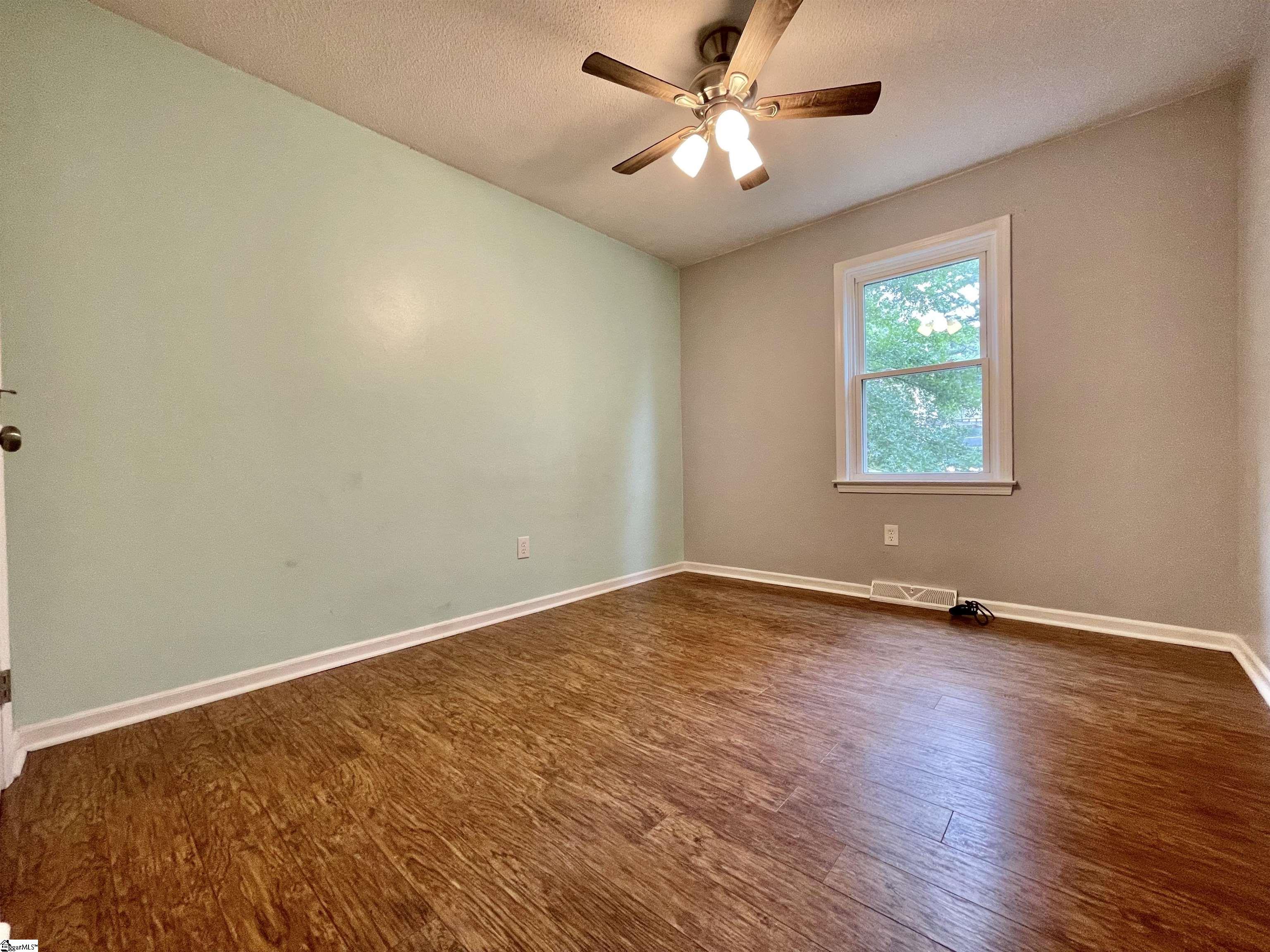 301 Jamestown Road Easley, SC 29640 - Photo 12 of 19