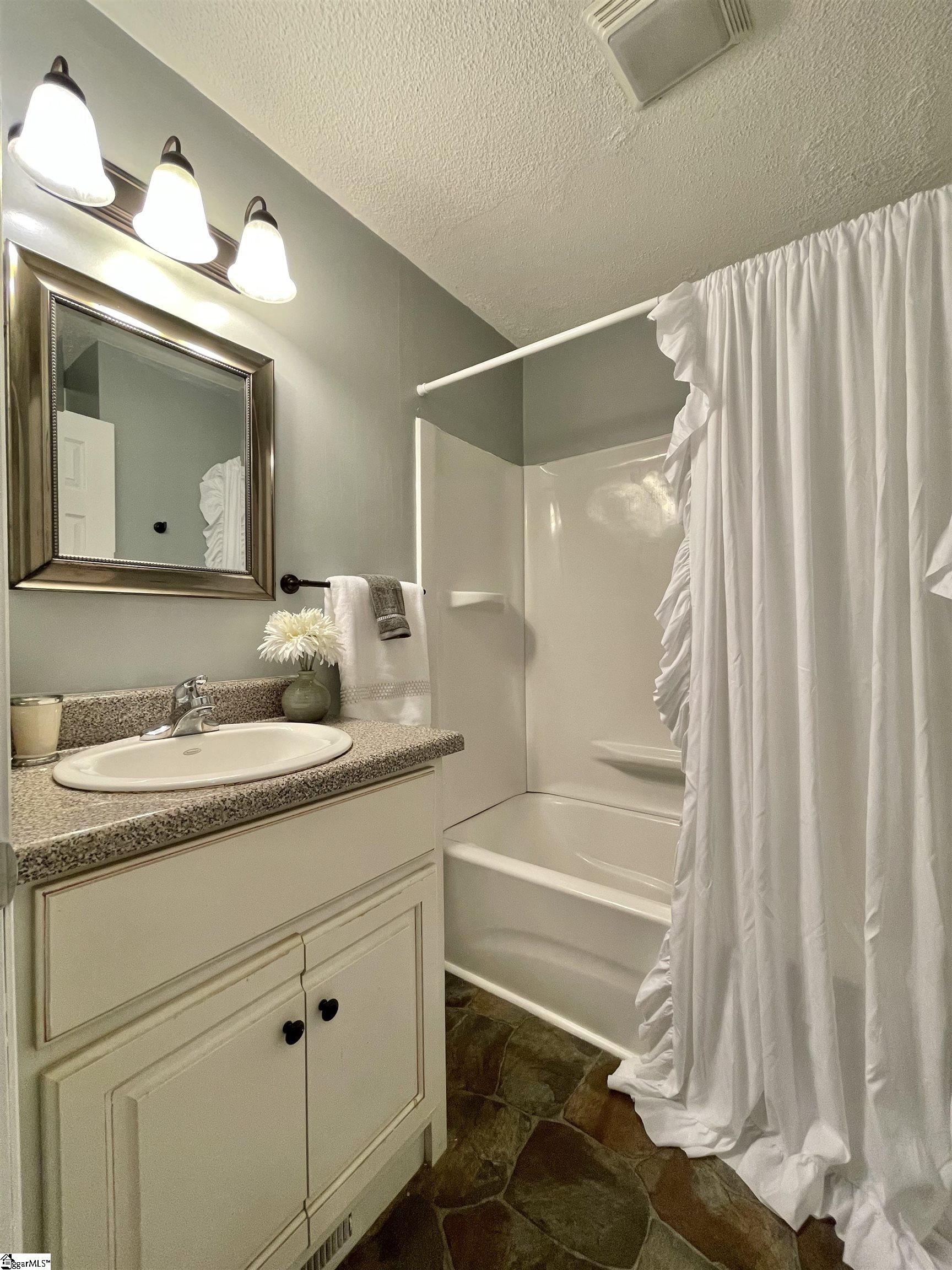 301 Jamestown Road Easley, SC 29640 - Photo 14 of 19