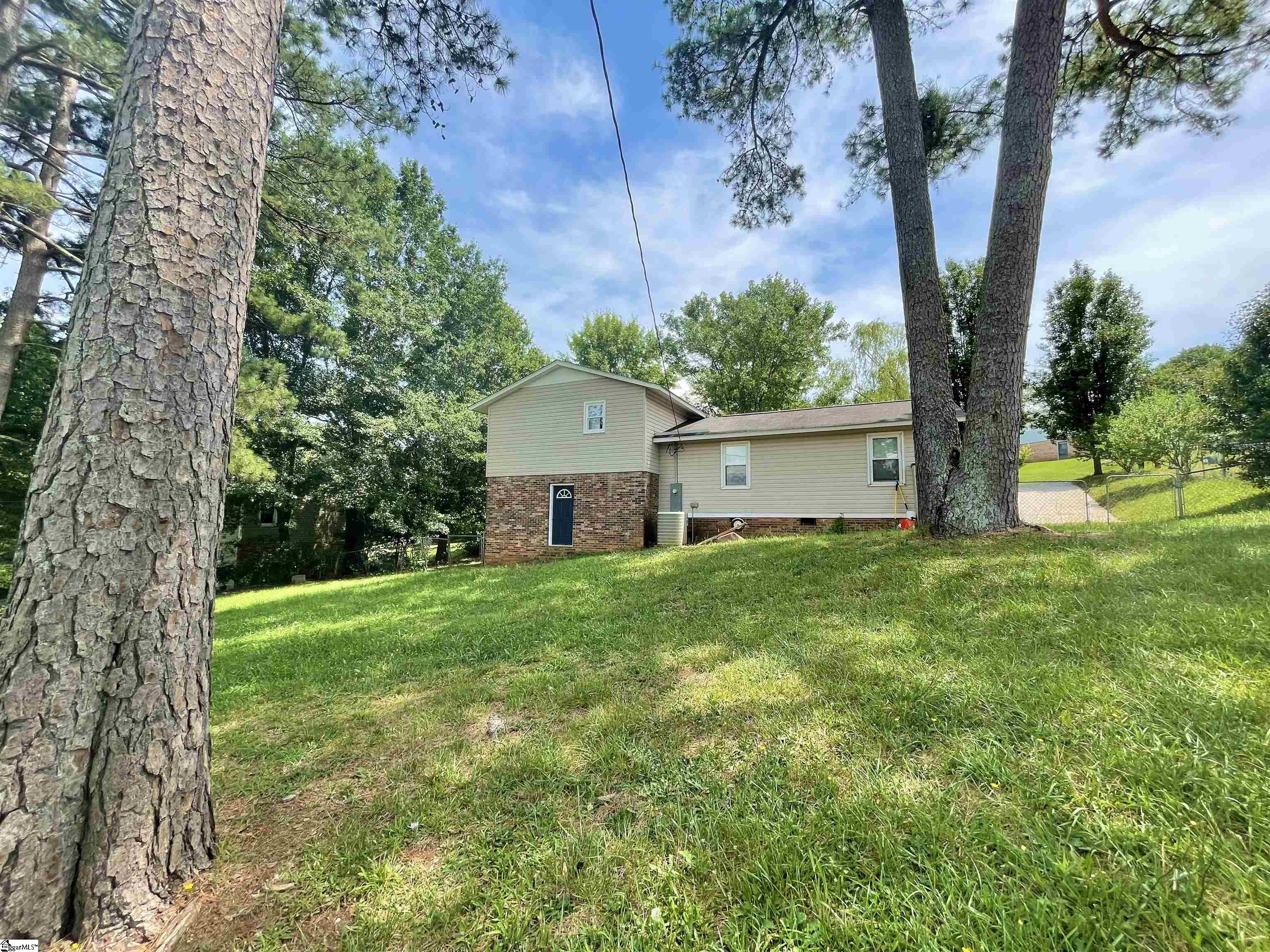 301 Jamestown Road Easley, SC 29640 - Photo 18 of 19