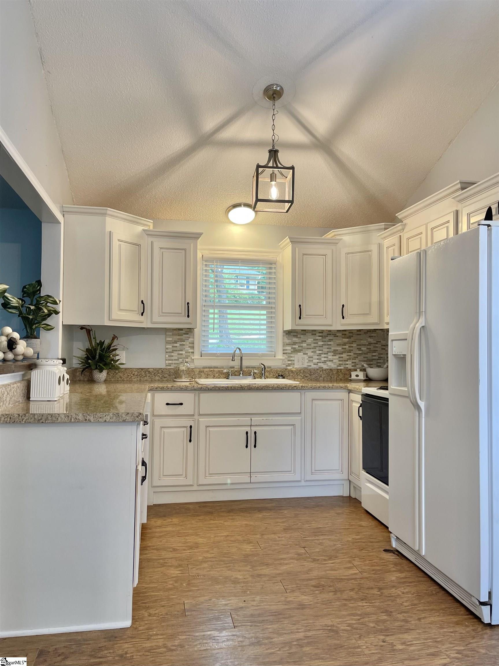 301 Jamestown Road Easley, SC 29640 - Photo 6 of 19