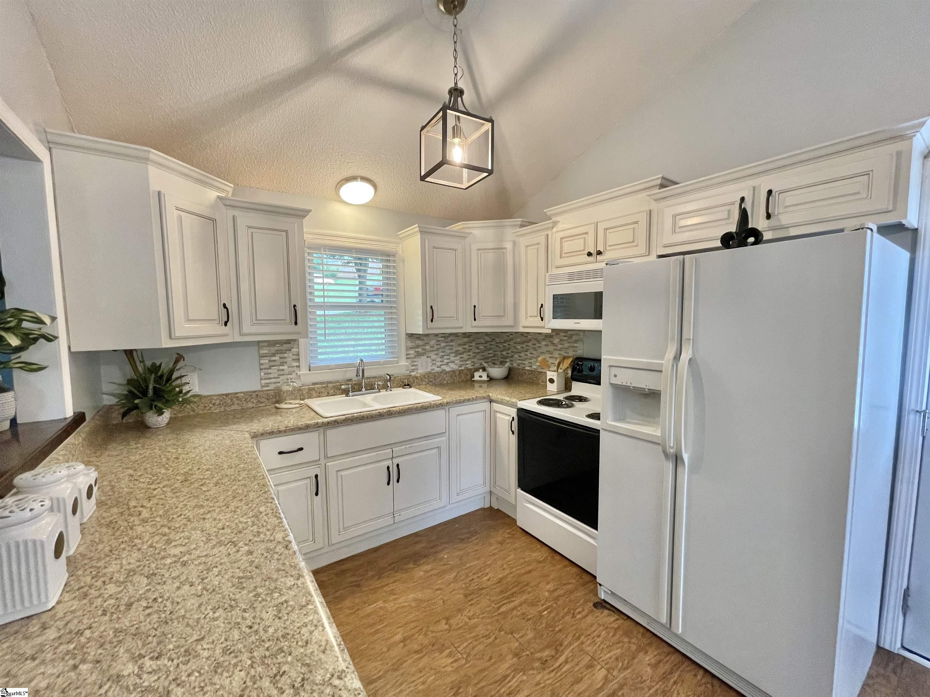 301 Jamestown Road Easley, SC 29640 - Photo 7 of 19