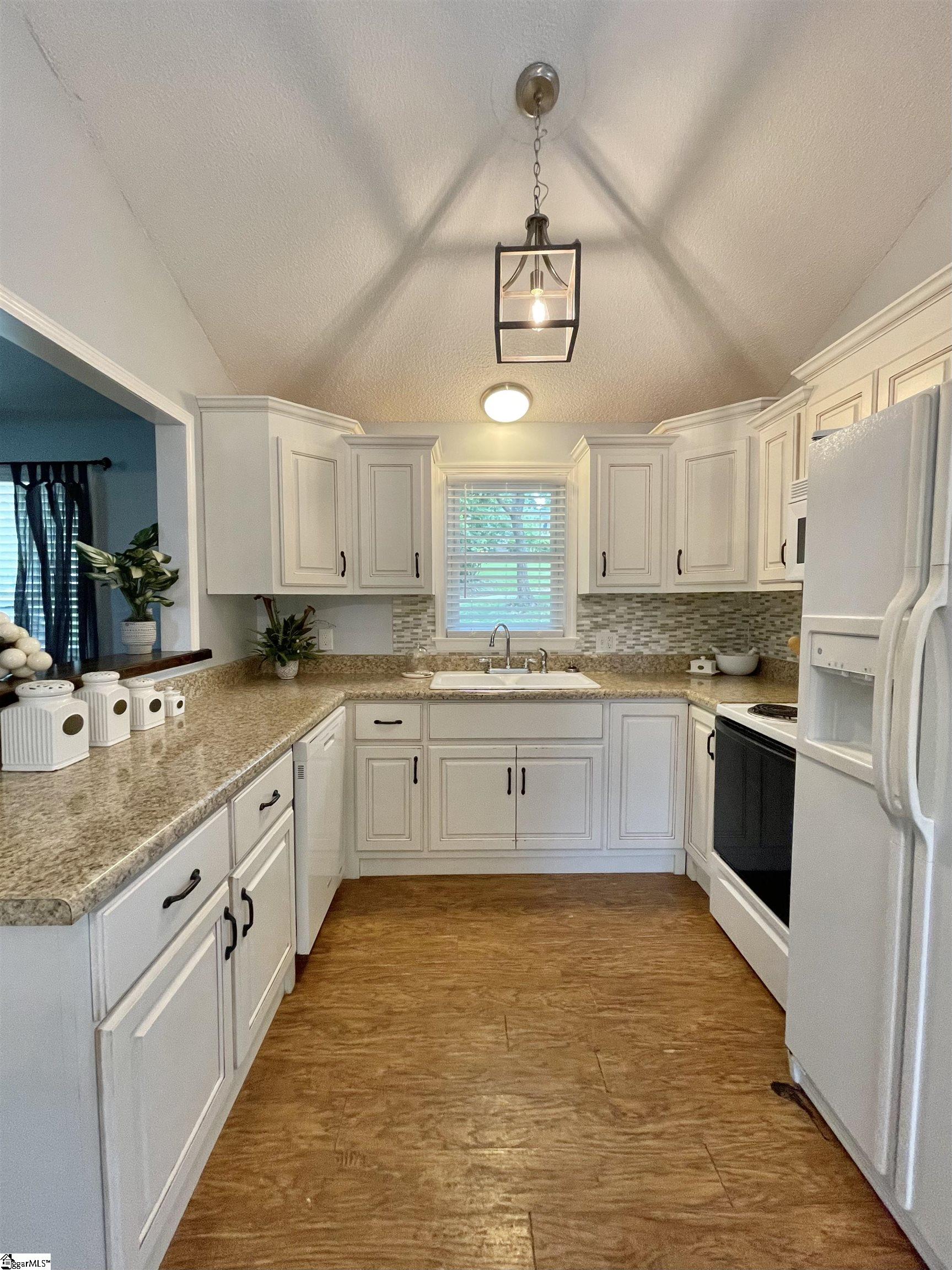 301 Jamestown Road Easley, SC 29640 - Photo 8 of 19