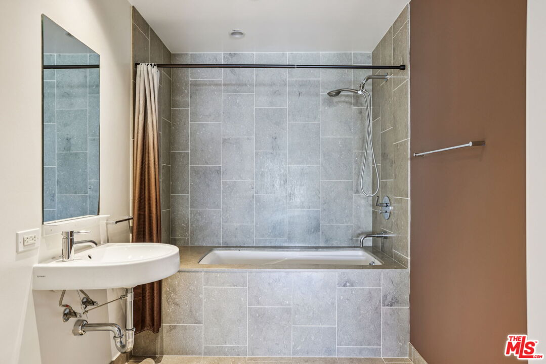 6250 Hollywood Boulevard, Unit 5A Los Angeles, CA 90028 - Photo 20 of 45