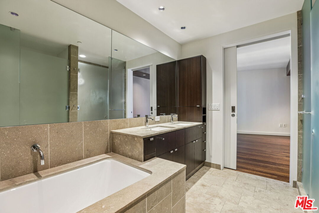 6250 Hollywood Boulevard, Unit 5A Los Angeles, CA 90028 - Photo 24 of 45