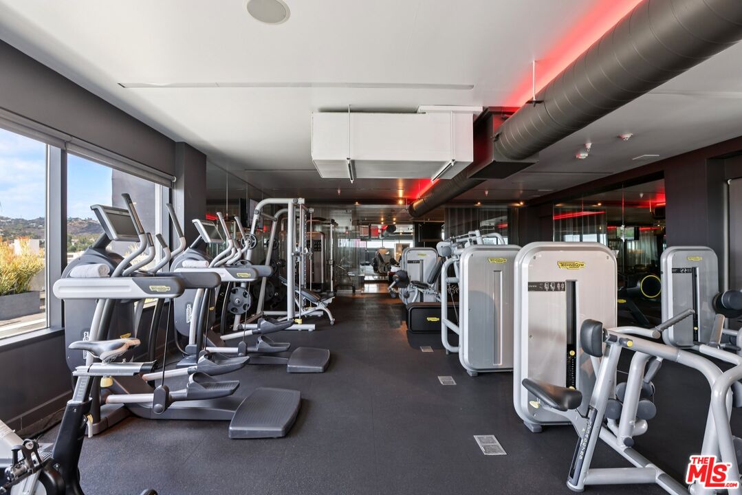 6250 Hollywood Boulevard, Unit 5A Los Angeles, CA 90028 - Photo 38 of 45