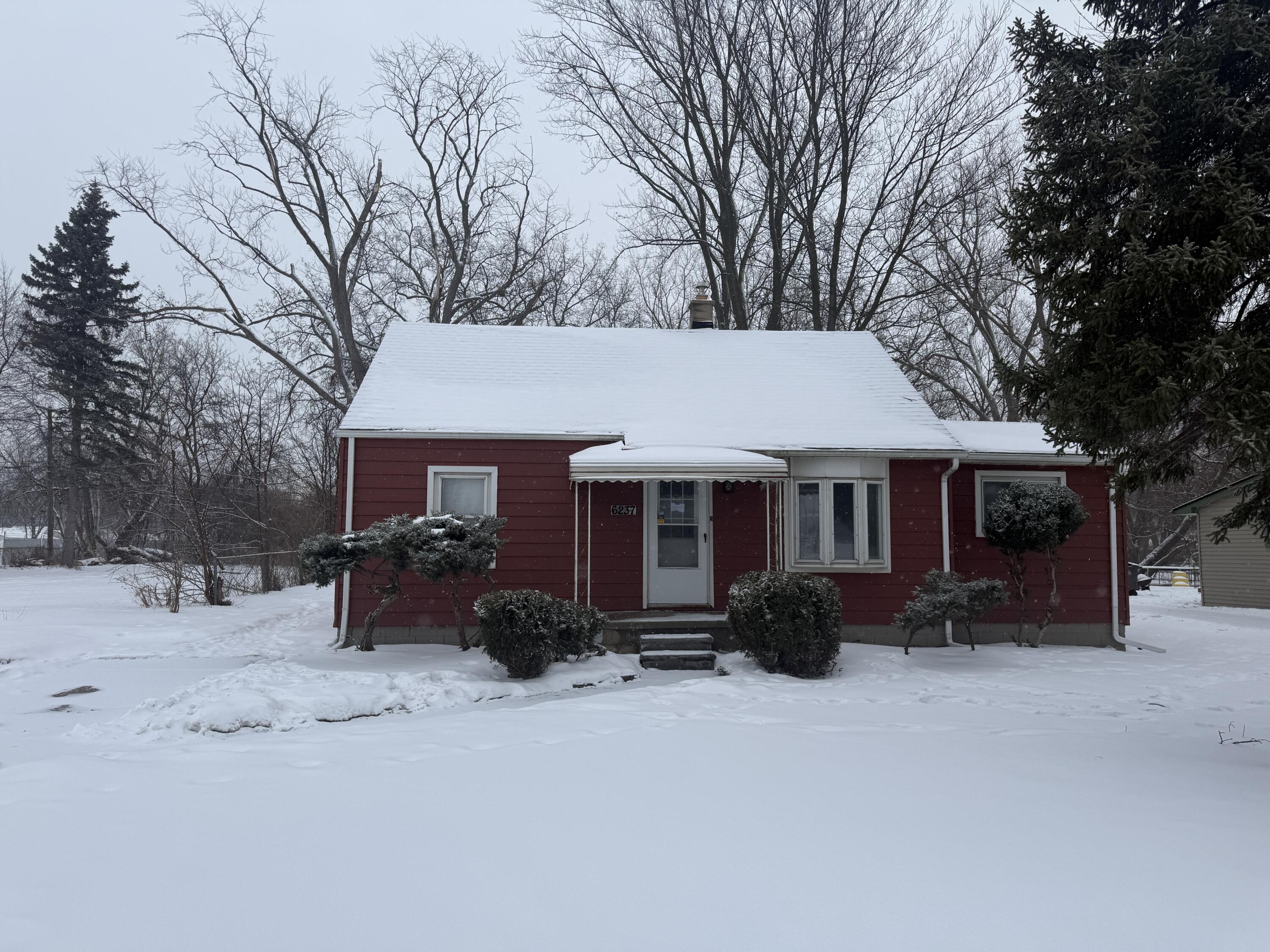 6237 Inkster Road Taylor, MI 48180 - Photo 2 of 18 IMG_6007