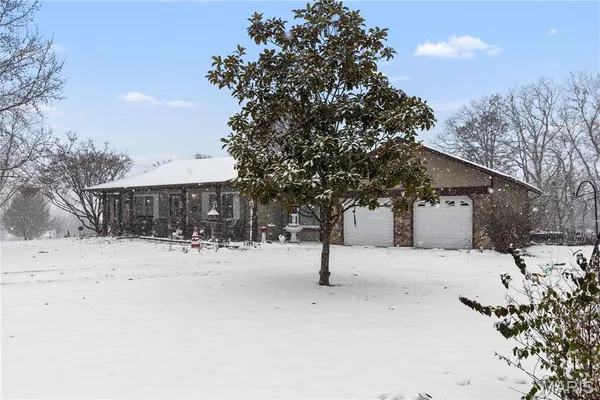 $589,000 | 213 Lincoln Lane, Winfield, MO 63389