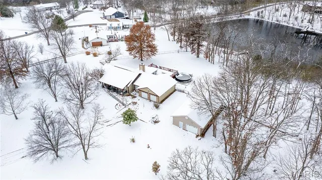 $599,000 | 213 Lincoln Lane, Winfield, MO 63389