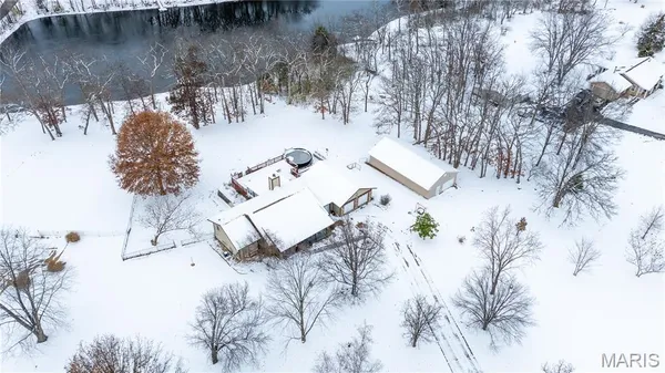 $589,000 | 213 Lincoln Lane, Winfield, MO 63389