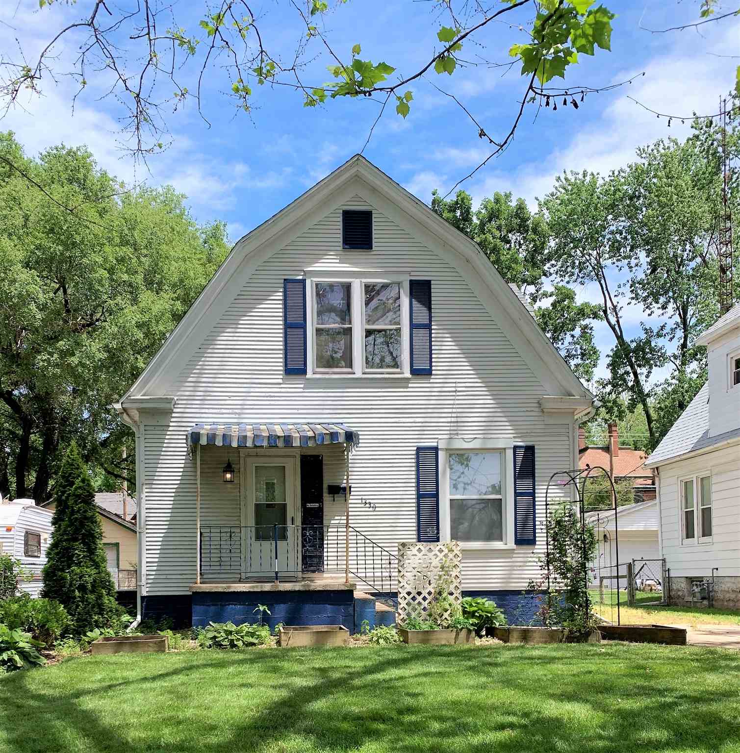 1330 North 2nd Street Springfield, IL 62702 - Photo 1 of 16