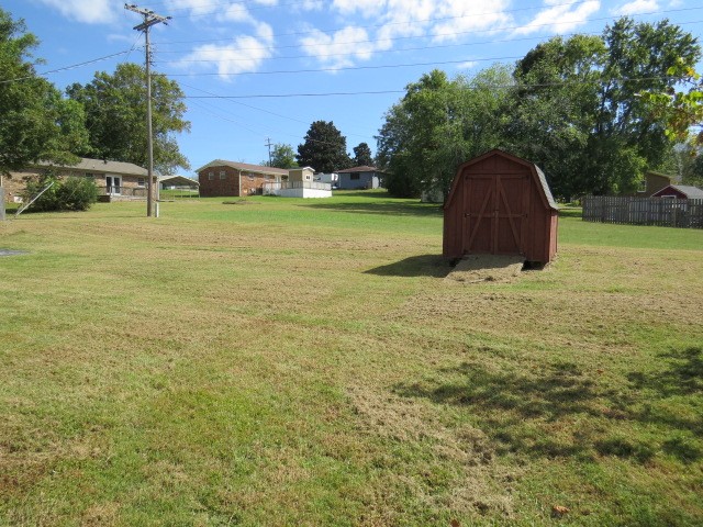 1549 Mill Street Pulaski, TN 38478 - Photo 20 of 24 a view of a garden with a house