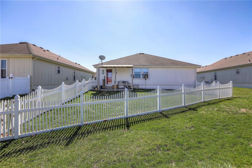 702 Twilight Court Raymore, MO 64083 - Photo 21 of 25