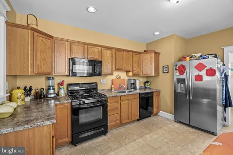 $375,000 | 239 Woodland Avenue, Blackwood, NJ 08012