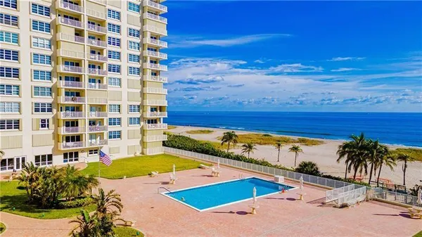$689,999 | 750 North Ocean Boulevard, Unit 1704, Pompano Beach, FL 33062
