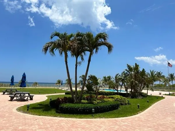 $689,999 | 750 North Ocean Boulevard, Unit 1704, Pompano Beach, FL 33062