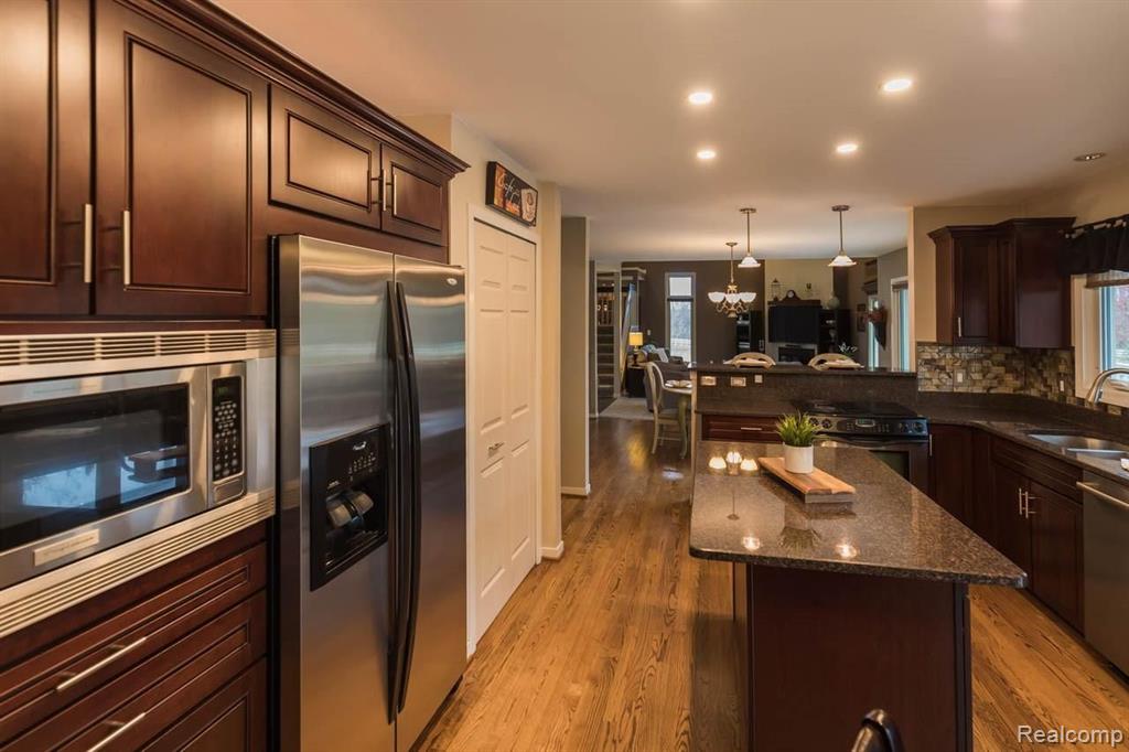 37291 Chesapeake Road Farmington Hills, MI 48335 - Photo 15 of 45
