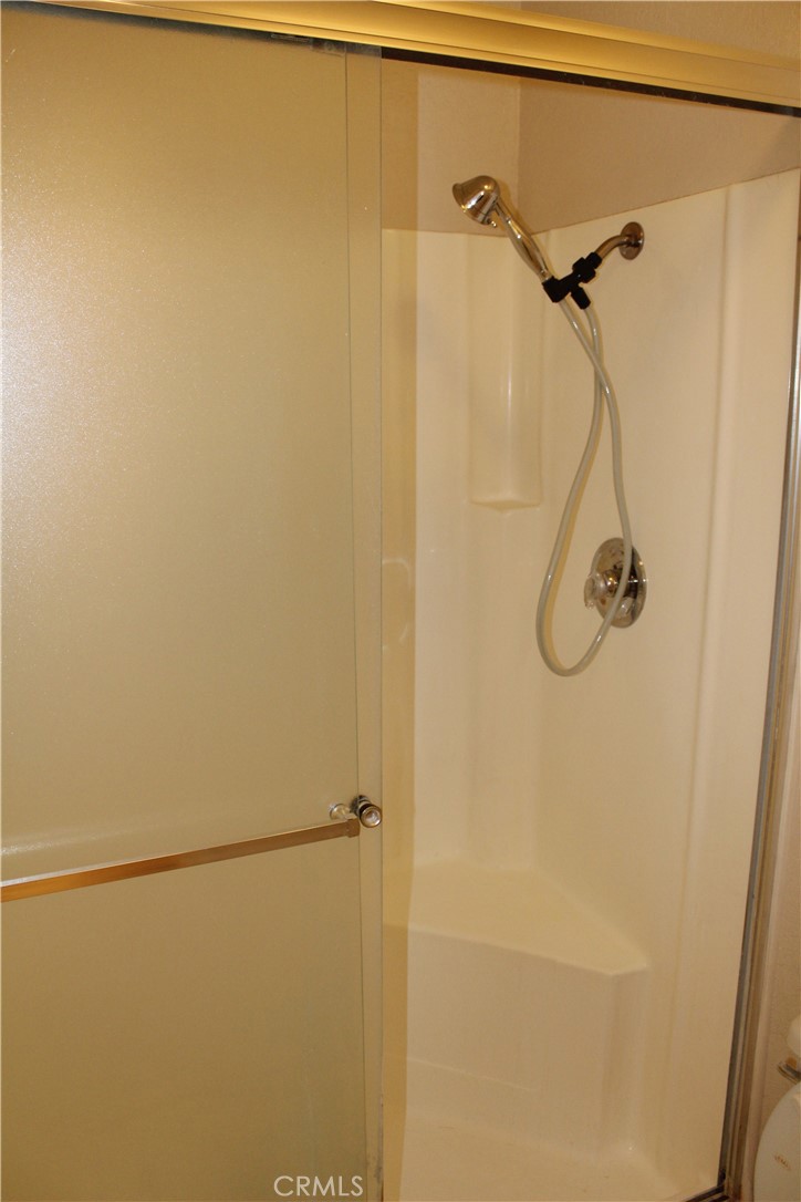 828 East Boone Street, Unit 12 Santa Maria, CA 93454 - Photo 24 of 32 a bathroom with a shower