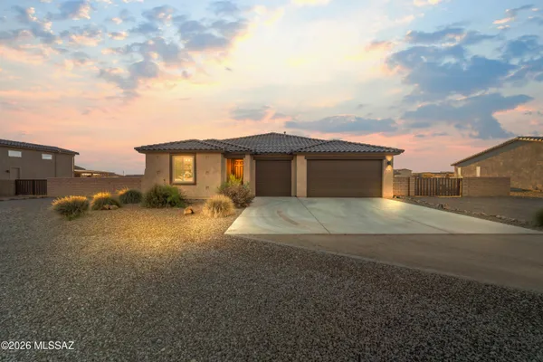 $624,900 | 16081 North Columbus Boulevard, Tucson, AZ 85739
