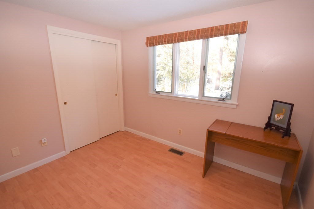 9 Kettle Pond Road Amherst, MA 01002 - Photo 23 of 42