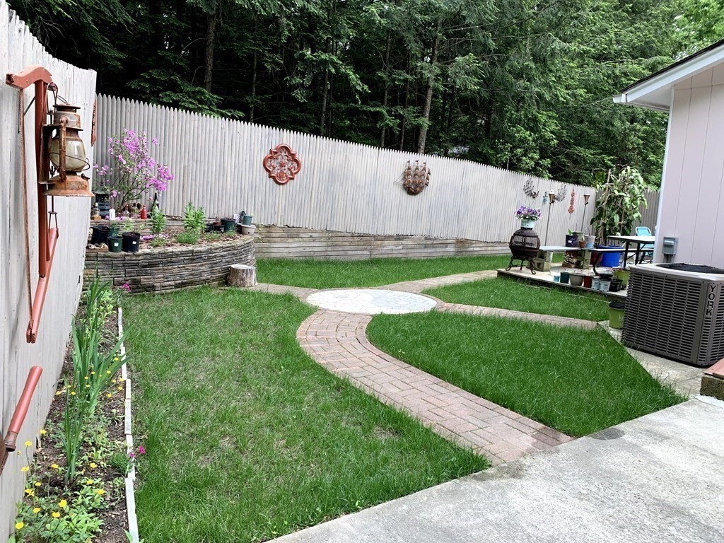 9 Kettle Pond Road Amherst, MA 01002 - Photo 33 of 42