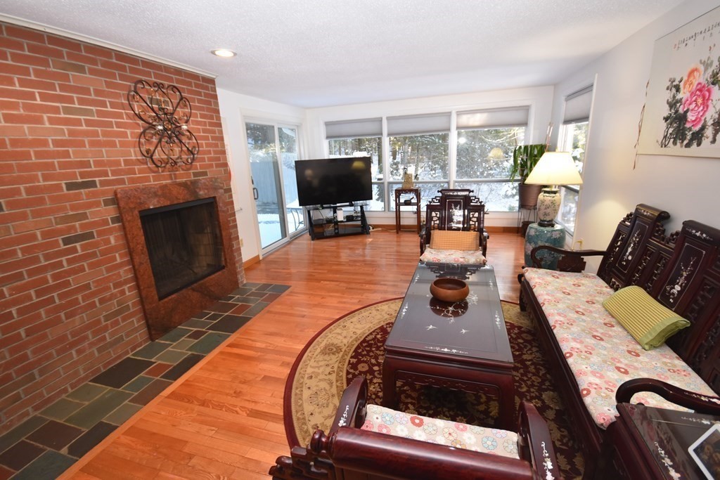 9 Kettle Pond Road Amherst, MA 01002 - Photo 5 of 42