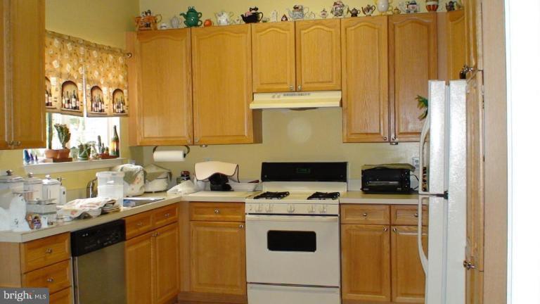 4302 Huntshire Road Randallstown, MD 21133 - Photo 9 of 11 Kitchen