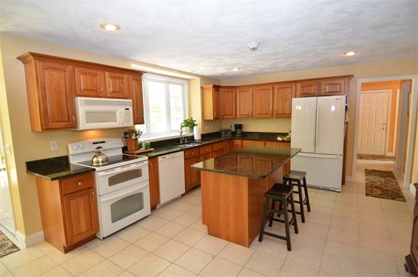 92 Sugar Road Bolton, MA 01740 - Photo 6 of 24