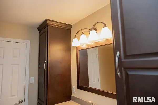 $385,000 | 439 East Glenwood Avenue, Olney, IL 62450