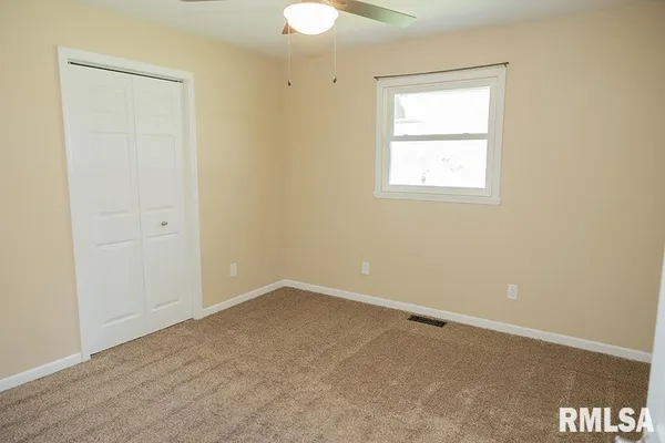 $385,000 | 439 East Glenwood Avenue, Olney, IL 62450