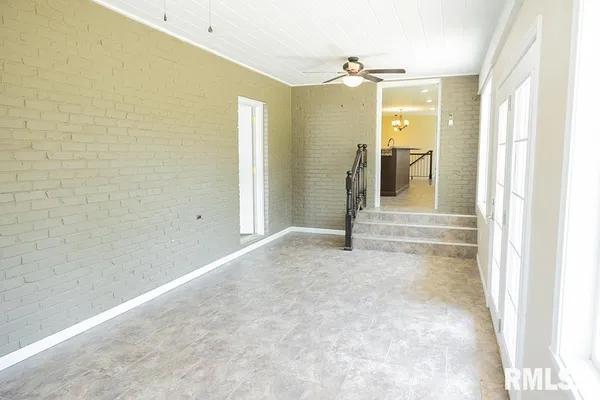 $385,000 | 439 East Glenwood Avenue, Olney, IL 62450