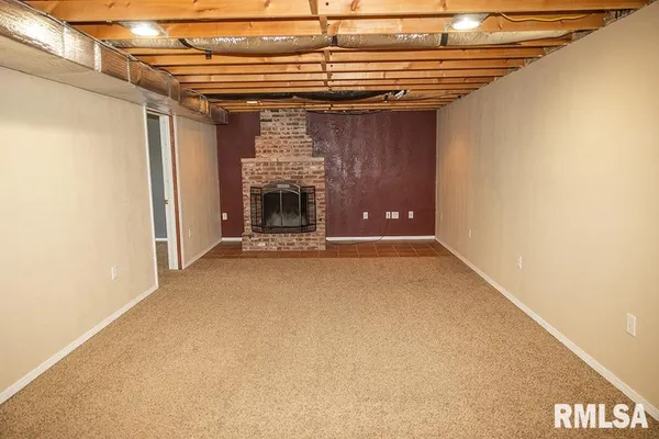 $385,000 | 439 East Glenwood Avenue, Olney, IL 62450