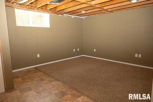 $385,000 | 439 East Glenwood Avenue, Olney, IL 62450