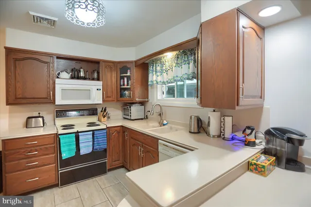 $3,000 | 83 Hillside Circle, Camp Hill, PA 17011