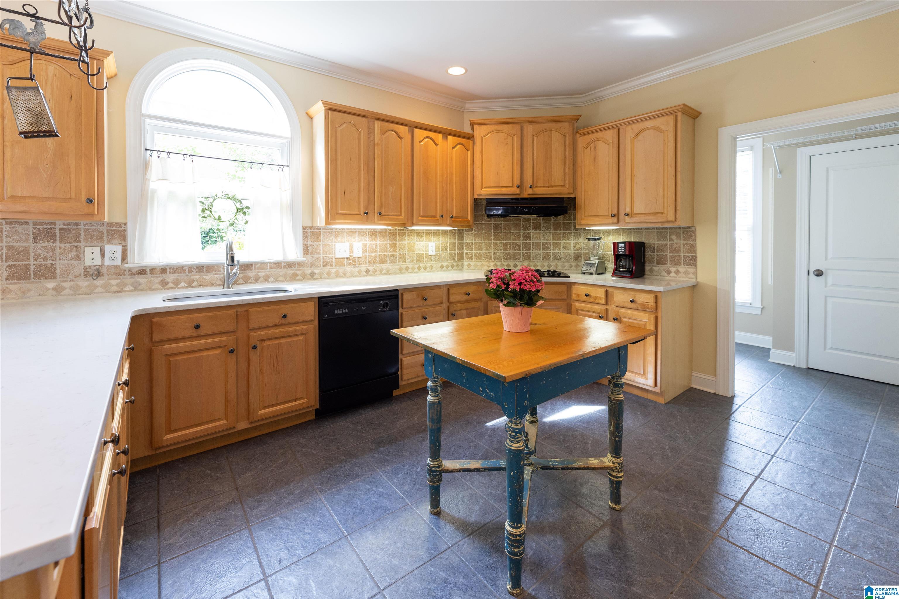 6462 Cambridge Road Pinson, AL 35126 - Photo 7 of 30