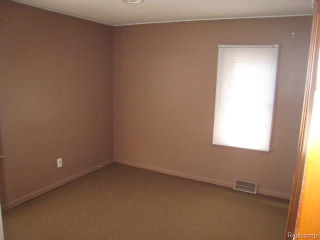 7650 Ternes Dearborn, MI 48126 - Photo 6 of 10