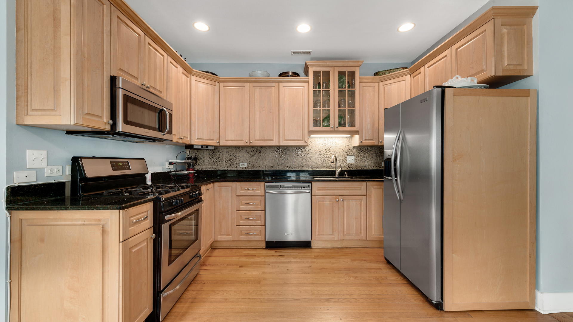 145 Barrypoint Road, Unit 2S Riverside, IL 60546 - Photo 8 of 18