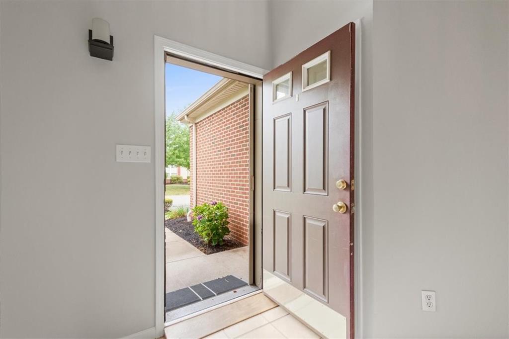 125 Park Place McKees Rocks, PA 15136 - Photo 14 of 44 a view of front door