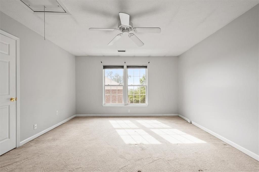 125 Park Place McKees Rocks, PA 15136 - Photo 29 of 44 a view of an empty room with a window