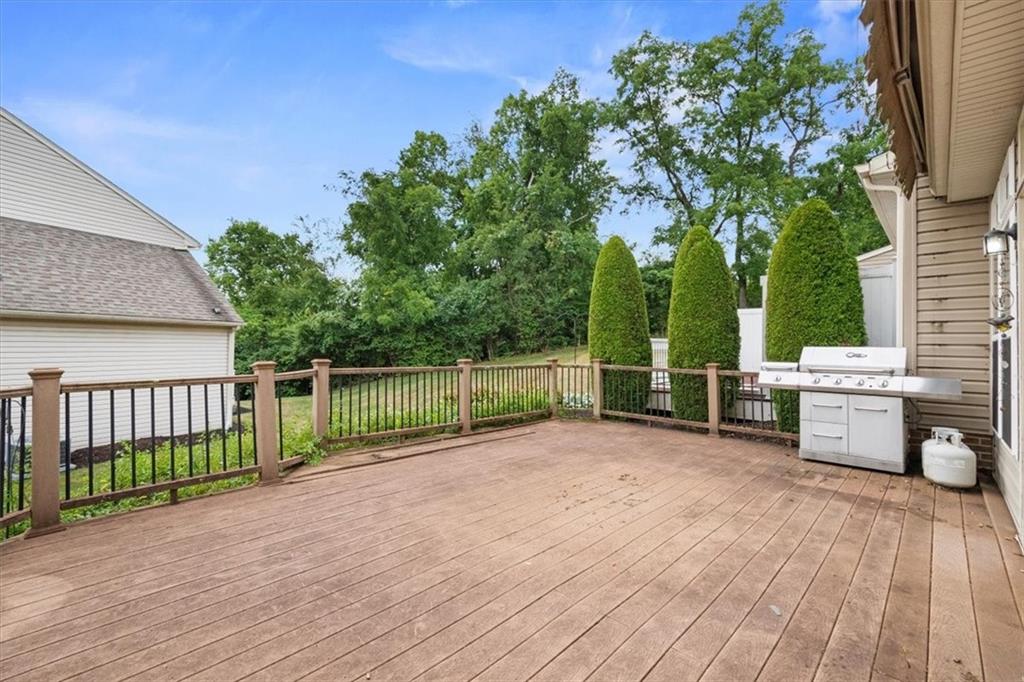125 Park Place McKees Rocks, PA 15136 - Photo 38 of 44 a view of a deck with a big yard