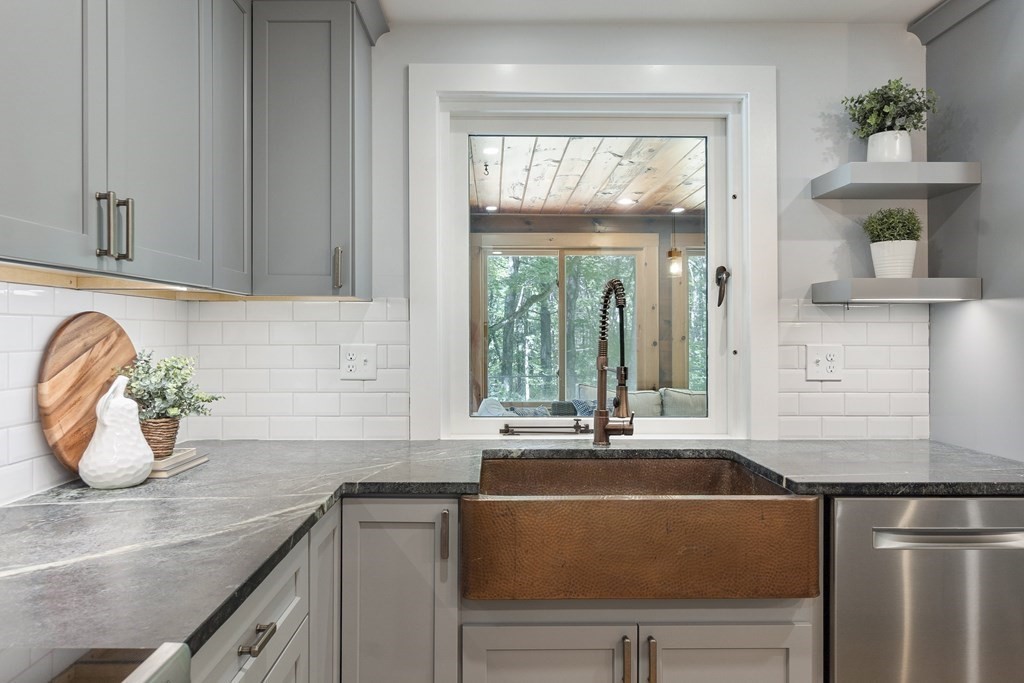 67 Burnham Road Bolton, MA 01740 - Photo 6 of 42