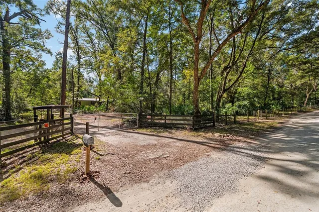 $2,400 | 16513 Southwest 67 Place, Archer, FL 32618