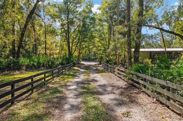 $2,400 | 16513 Southwest 67 Place, Archer, FL 32618