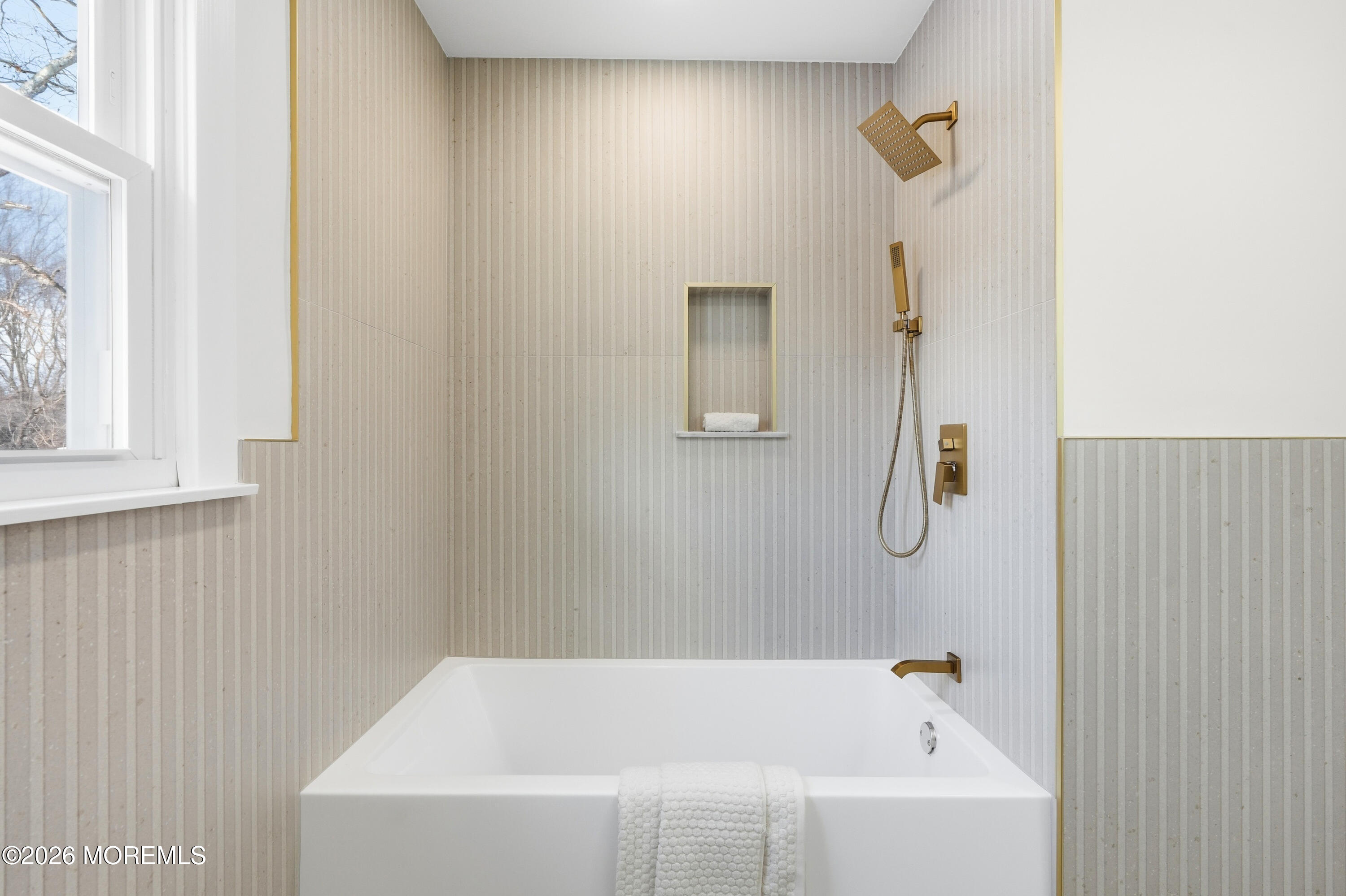 20 Overlook Drive Jackson, NJ 08527 - Photo 45 of 82 a bathroom with a white bath tub