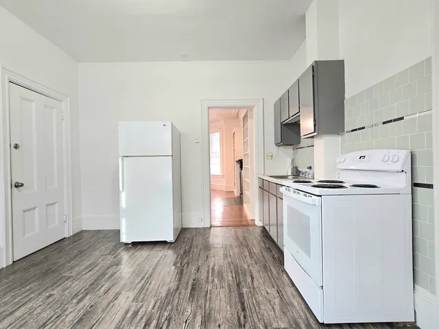 $1,495 | 16 Clinton Street, Unit 1F, Taunton, MA 02780