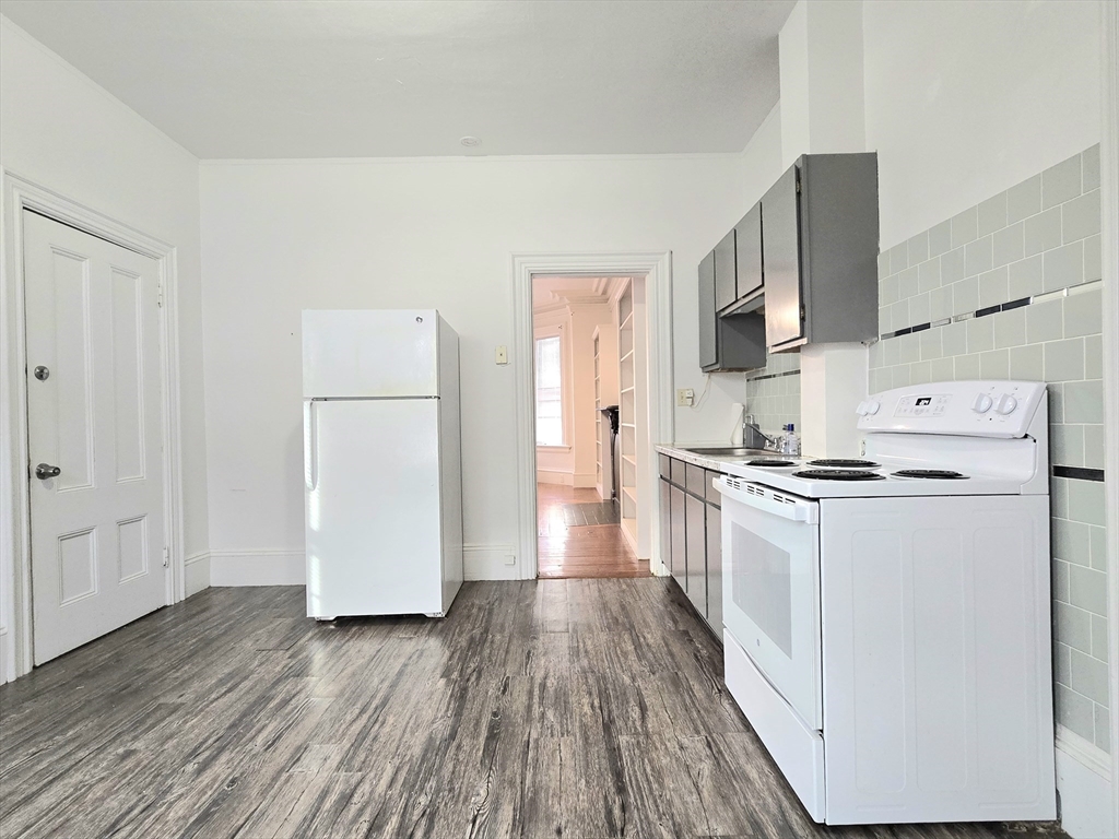 16 Clinton Street, Unit 1F Taunton, MA 02780 - Photo 3 of 18