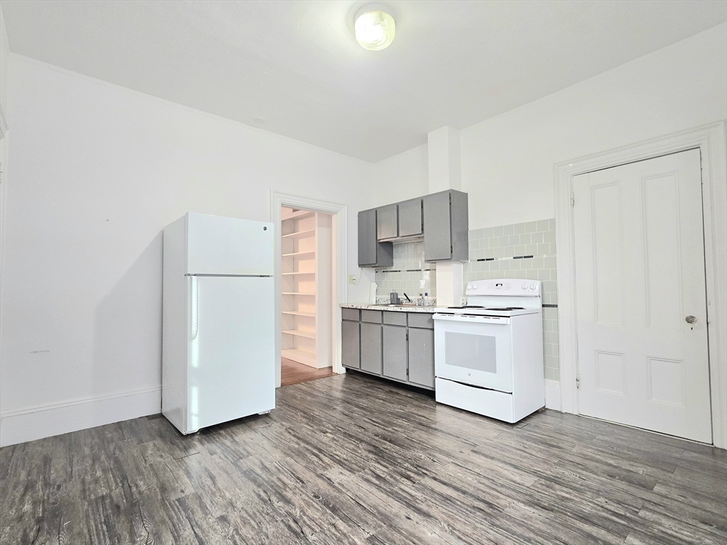 16 Clinton Street, Unit 1F Taunton, MA 02780 - Photo 4 of 18