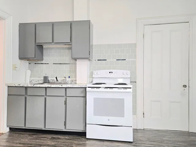 $1,495 | 16 Clinton Street, Unit 1F, Taunton, MA 02780