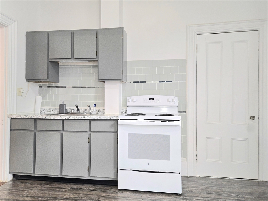 16 Clinton Street, Unit 1F Taunton, MA 02780 - Photo 6 of 18