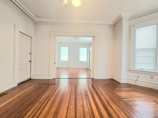 $1,495 | 16 Clinton Street, Unit 1F, Taunton, MA 02780