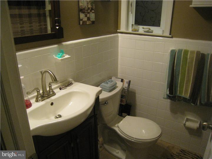 676 Rennard Street Philadelphia, PA 19116 - Photo 6 of 12 Gallery Image 6